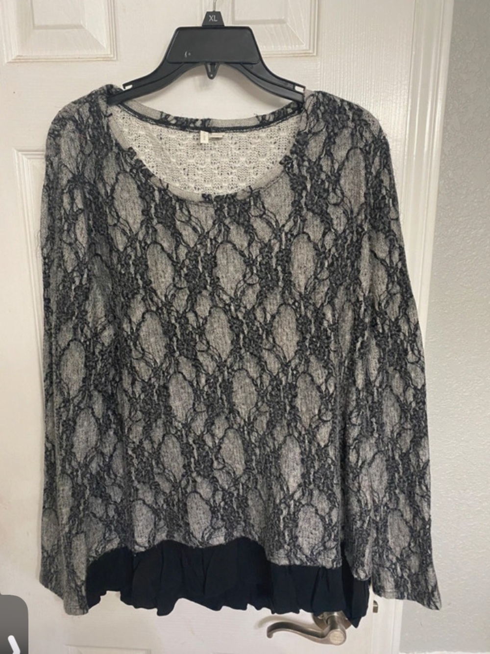 Women’s Gray Lace-Overlay Long-Sleeve Top with Black Hem